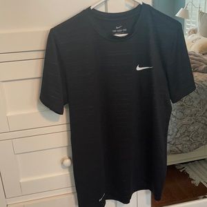 Nike men’s short sleeve tee